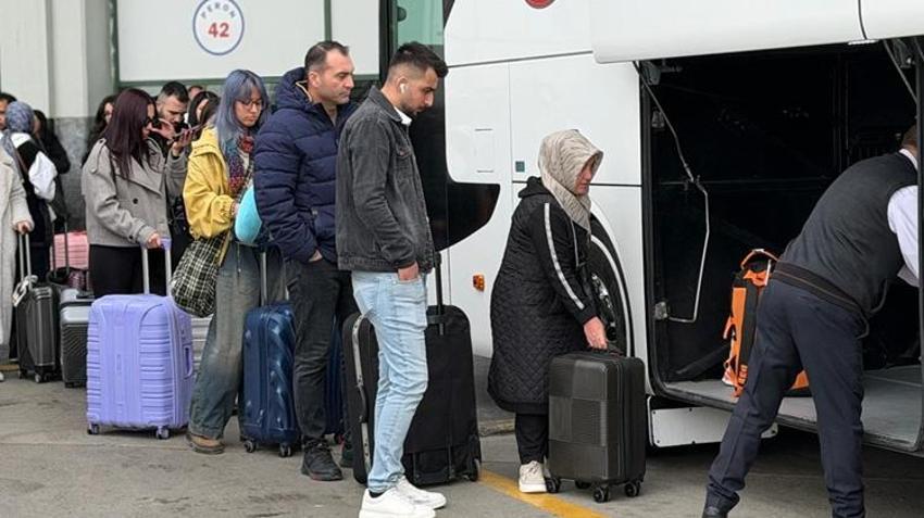 AŞTİ’de yoğunluk arttı! Tatilciler memleketine akın etti