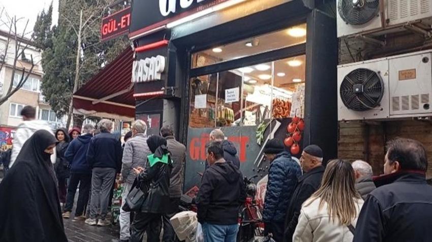 Bursa'da bayram öncesi kasaplar doldu taştı! Uzun kuyruklar oluştu