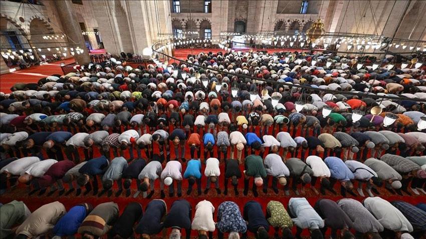 Ramazan bayram namazı saat kaçta? İşte il il bayram namazı saatleri ve bayram namazı kılınışı