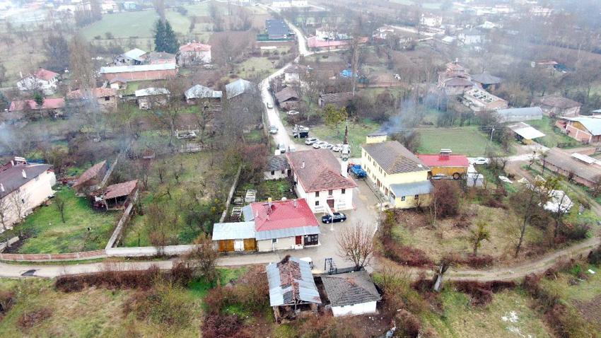 8 asırdır arife günleri ve Regaip kandillerinde gerçekleştirilen 'tekke çorbası' geleneği bu yıl da yaşatıldı
