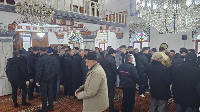72 yıldır aynı geleneği sürdürüyorlar! Uzun kuyruklar oluştu
