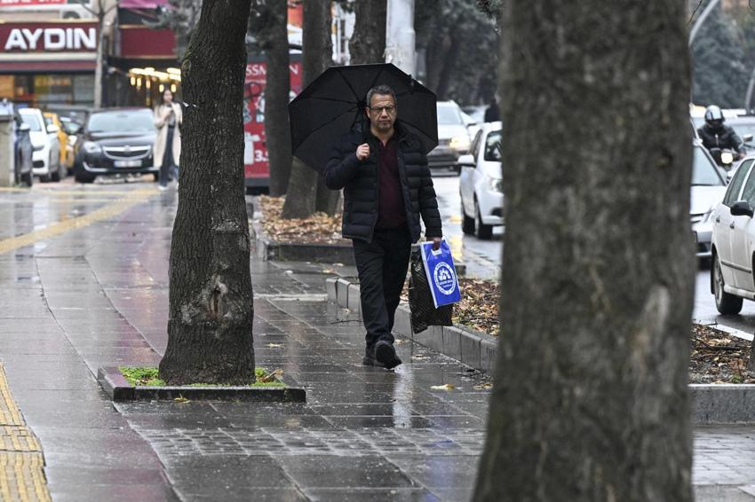 Kar yapışları ve sağanaklar bayram boyunca sürecek: Meteoroloji İstanbul dahil 20 kent için alarm verdi