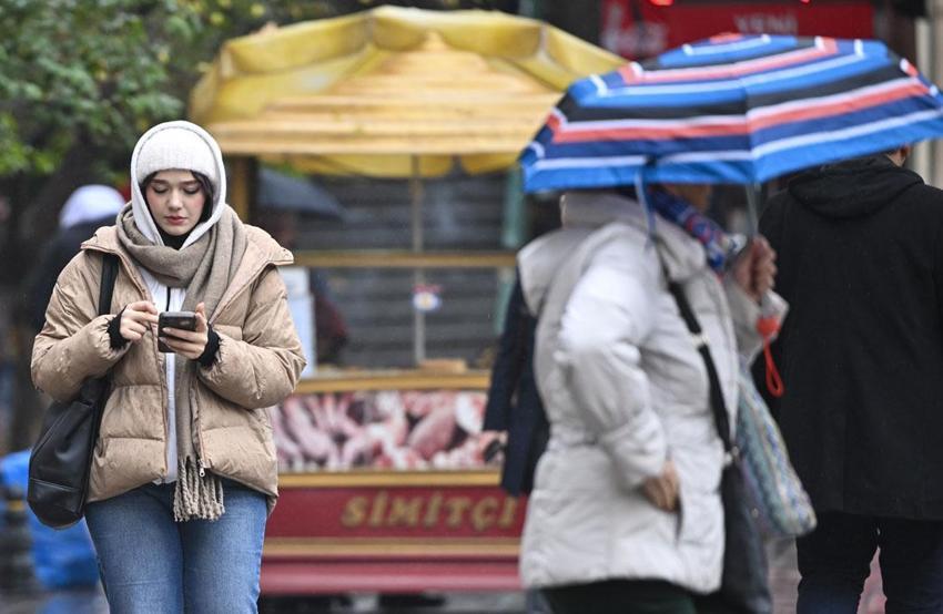 Kar yapışları ve sağanaklar bayram boyunca sürecek: Meteoroloji İstanbul dahil 20 kent için alarm verdi
