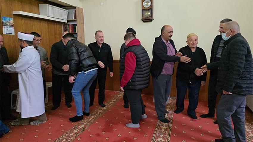 Denizli'de küslerin barıştığı bayramlaşma halkası geleneği yaşatıldı