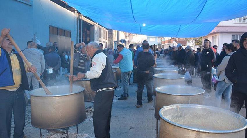 Nazilli'de 400 yıldır devam eden bayram geleneği! 20 bin kişinin katılımı ile rekor kırıldı: Arife gününden başlıyor, imece usulü ile kazanlar kaynatılıyor
