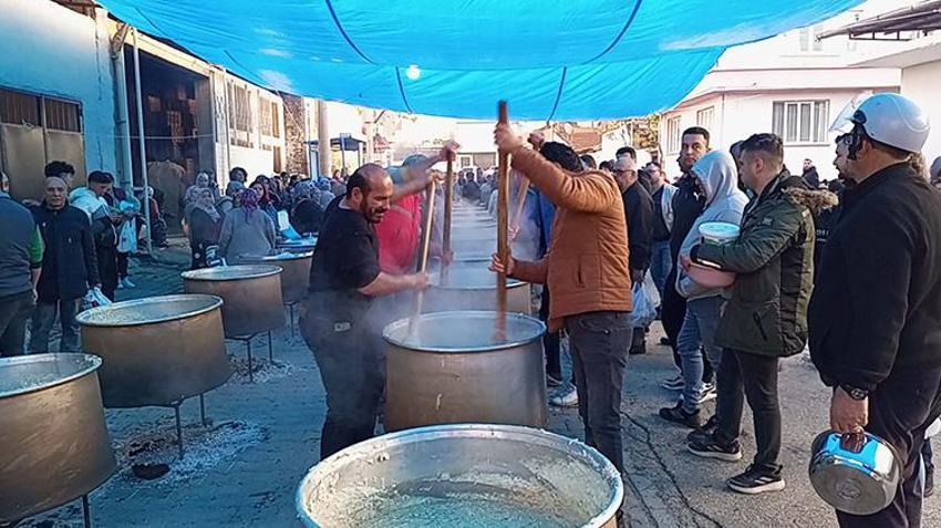 Nazilli'de 400 yıldır devam eden bayram geleneği! 20 bin kişinin katılımı ile rekor kırıldı: Arife gününden başlıyor, imece usulü ile kazanlar kaynatılıyor