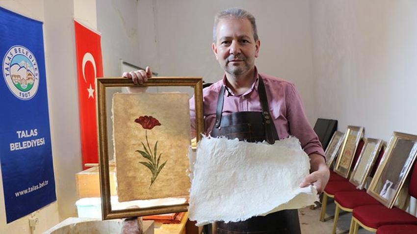 Kayseri’de 300 yıllık konakta soğan, sarımsak ve eski kıyafetler 'bin yıllık' kağıda dönüşüyor!