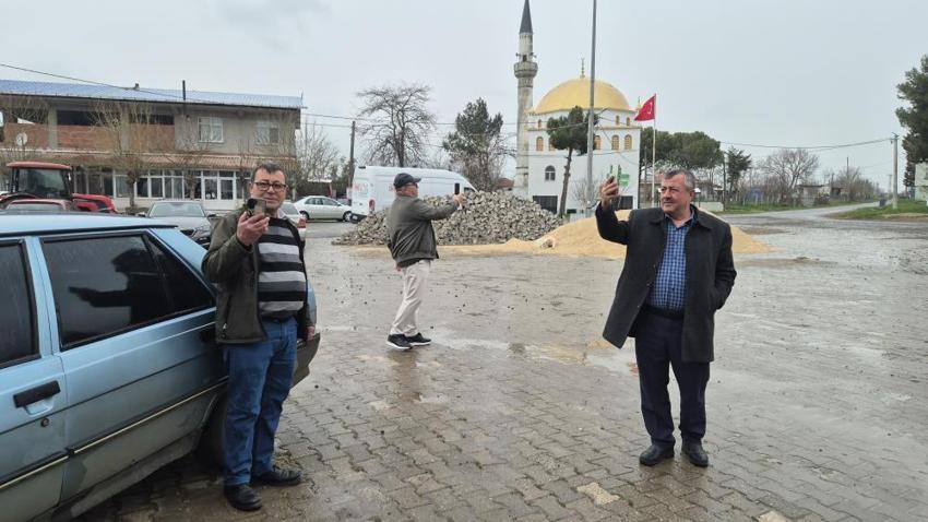 Bu köye gelen bir daha gelmek istemiyor: Misafirler bile çok durmuyor, köylü çareyi dağ bayır gezmekte buldu!
