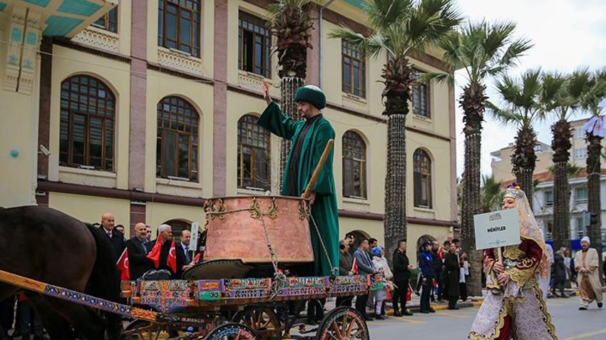 Manisa’da 486 yıllık şifa kazanı kaynadı! 486. Mesir Macunu Şenlikleri başladı