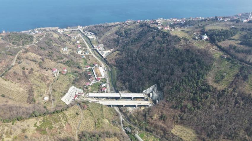 Trabzon'da trafik çilesi sona eriyor! 43 kilometrelik uzunlukta, sahil yoluna nefes aldıracak
