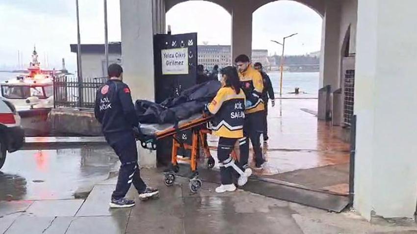 Kadıköy Rıhtım'da erkek cesedi bulundu! Denizden çıkarılan cesedin kimliği tespit edildi
