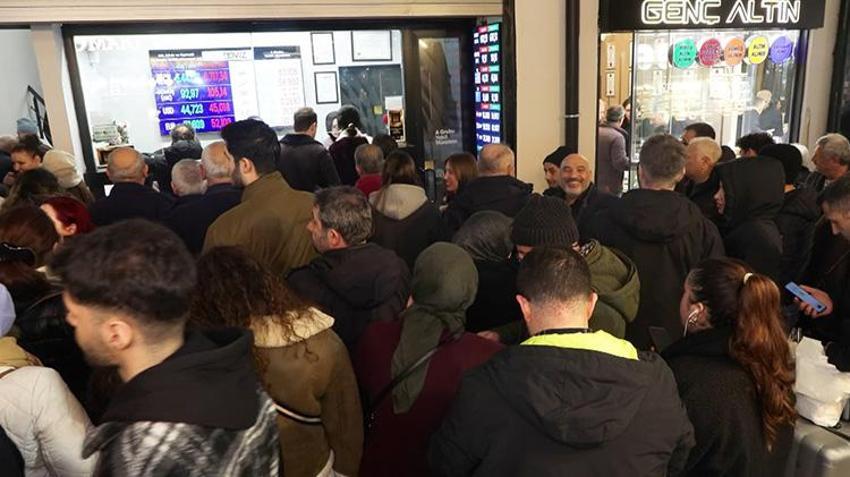 Kapalıçarşı'da altın izdihamı! Altın fiyatı düştü kuyruk uzadı
