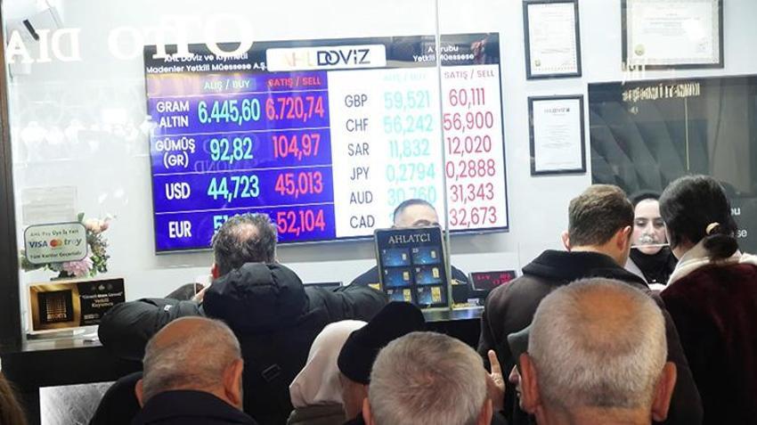 Kapalıçarşı'da altın izdihamı! Altın fiyatı düştü kuyruk uzadı