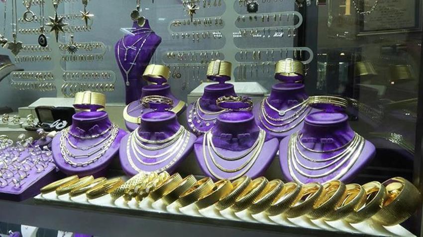 Kapalıçarşı'da altın izdihamı! Altın fiyatı düştü kuyruk uzadı
