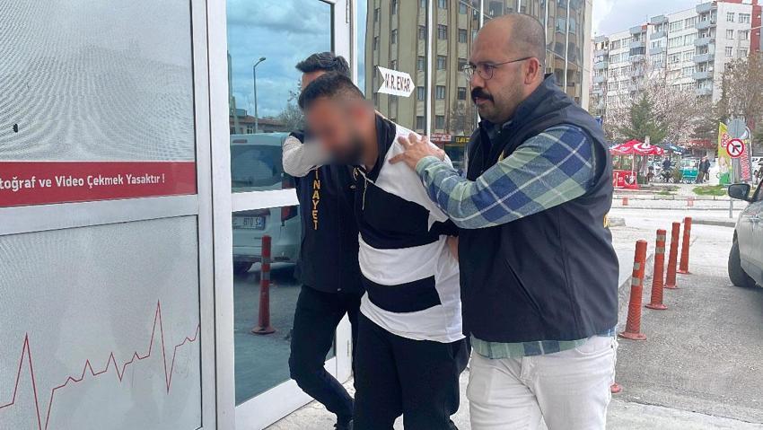 Konya’yı dehşete düşüren baba katili, terminalde Bursa polisi tarafından kıskıvrak böyle yakalandı