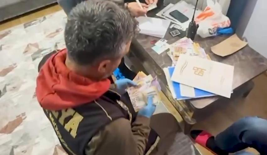 Antalya'da 4 kişiyi dolandırdılar! Promosyon vaadiyle kandırdılar