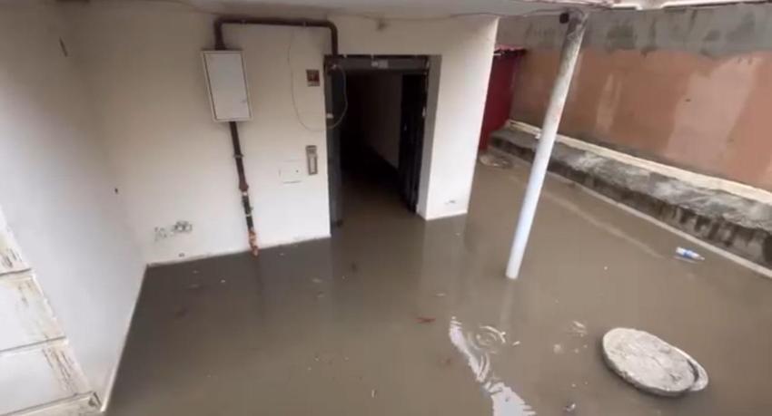 Meteoroloji uyardı Hatay'da sağanak ve dolu nedeniyle yollar göle döndü