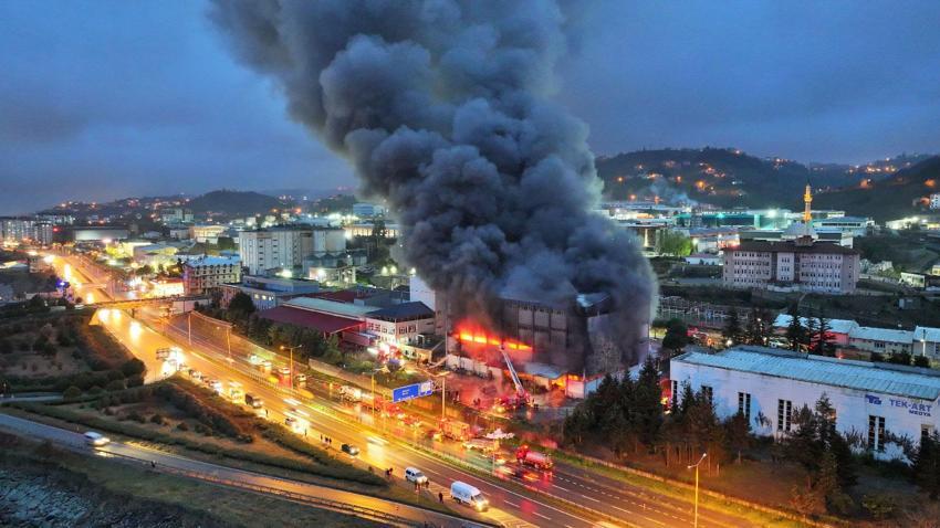 Trabzon'da fındık fabrikasında korkutan yangın