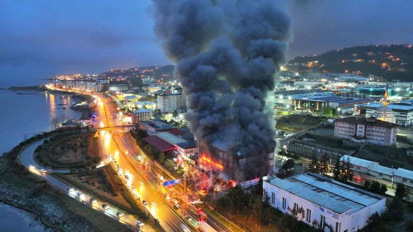 Trabzon'da fındık fabrikasında korkutan yangın