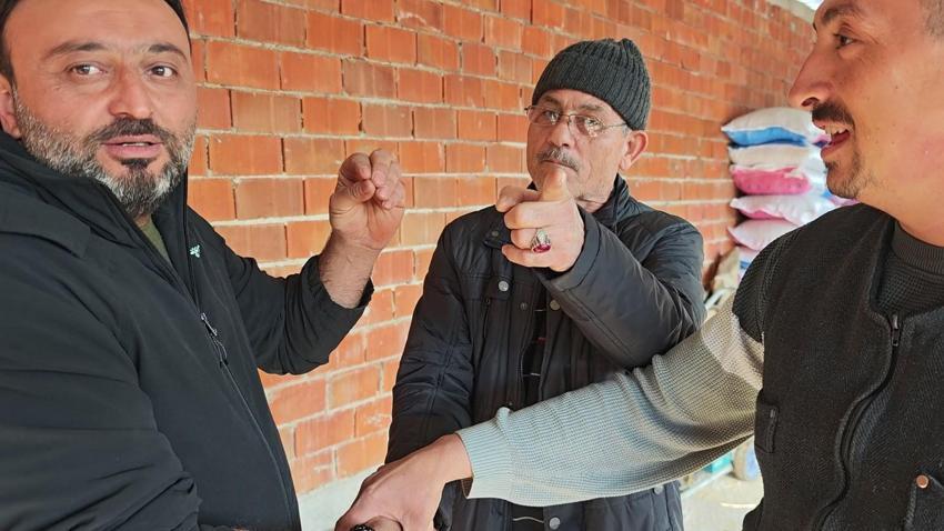 Kurban Bayramı'na yaklaşık 2 ay kala kurban pazarlıkları başladı! Vatandaşın çiftlik sahibi ile yaptığı pazarlık renkli görüntüler oluşturdu