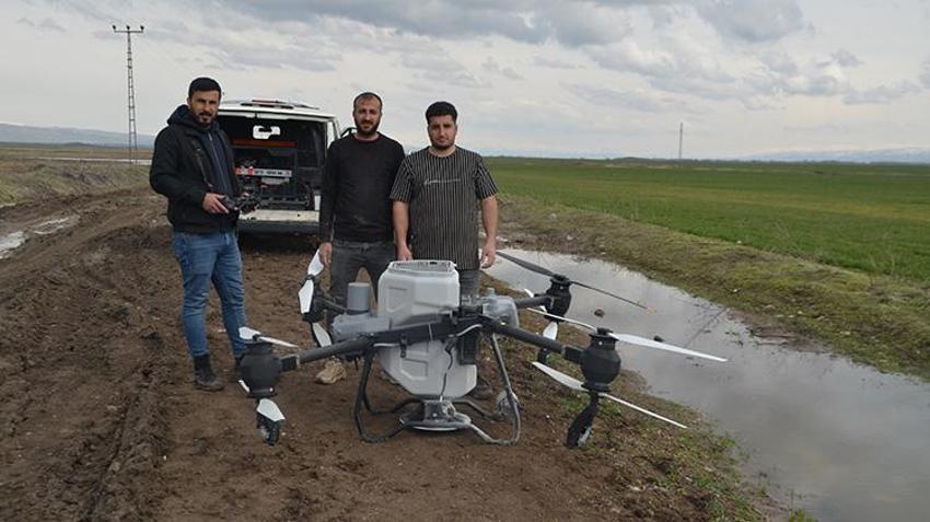 Muş Ovası'nda ürün kaybını ortada kaldıracak teknoloji hamlesi! 42 bin dekar alanda dronla gübreleme yaptılar