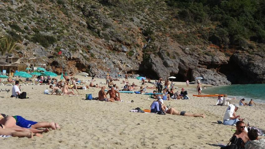 Mart ayında vatandaşlar denize akın etti, renkli görüntüler ortaya çıktı