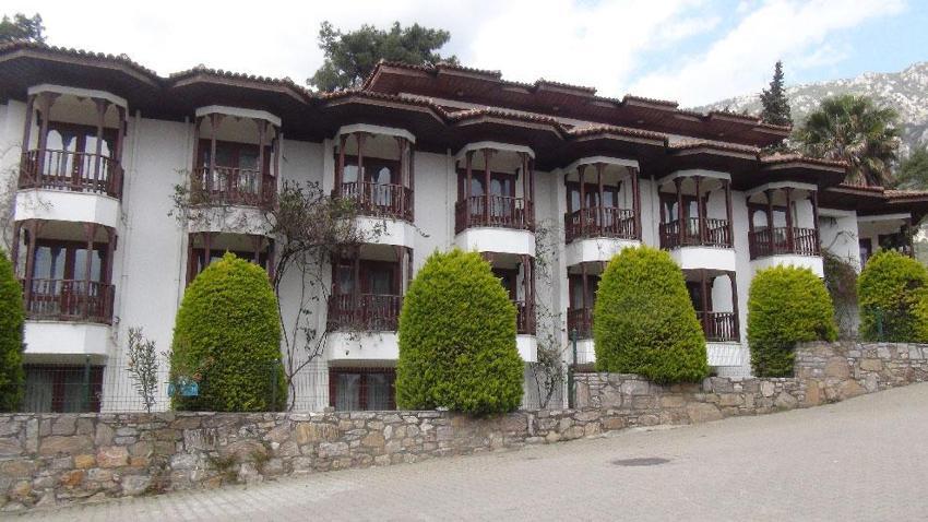 Laboratuvar sonuçları olumlu geldi, geleneksel Akyaka mimarisi ile yapılan konaklama tesisleri kapanmaktan kurtuldu