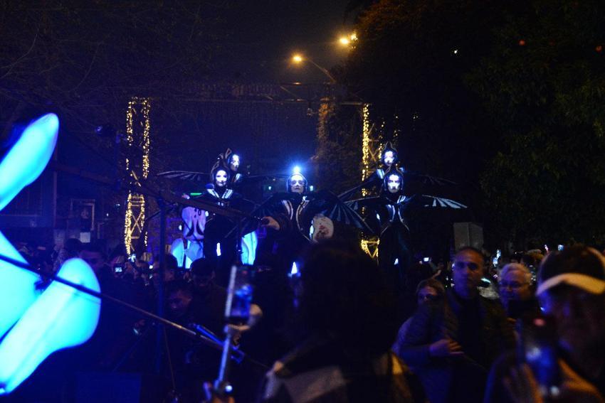 Adana’da düzenlenen 25’inci Uluslararası Adana Tiyatro Festivali, renkli kortejle ‘Perde’ dedi