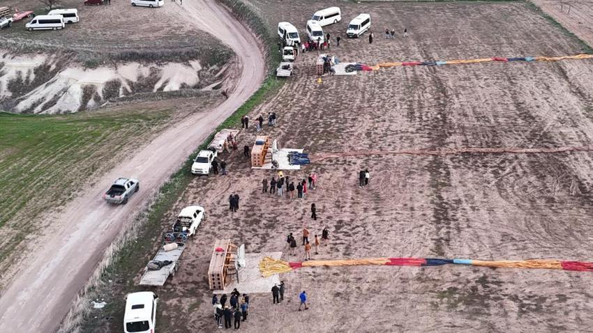 Kapadokya’da balonlara rüzgar freni! Sivil Havacılık güvenlik gerekçesiyle uçuşları iptal etti!