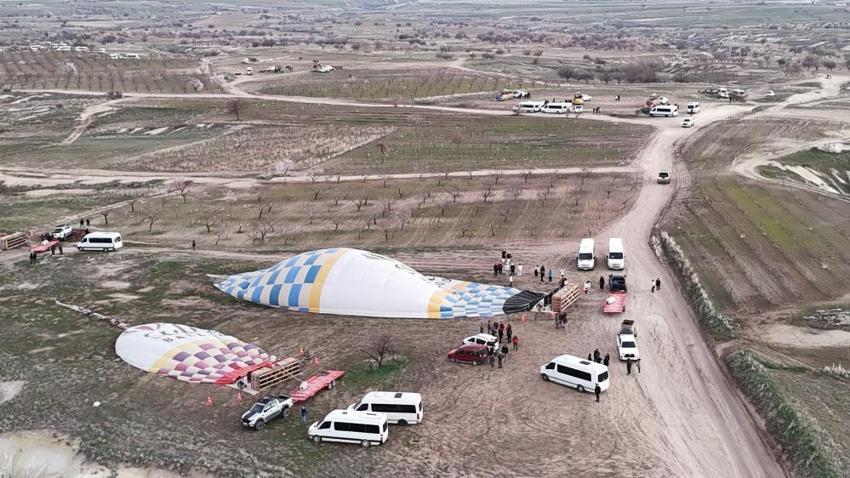 Kapadokya’da balonlara rüzgar freni! Sivil Havacılık güvenlik gerekçesiyle uçuşları iptal etti!