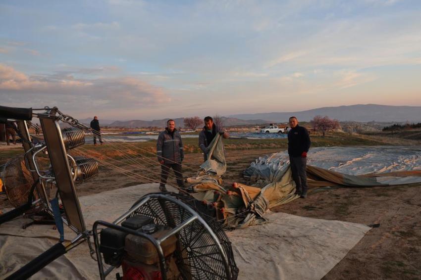 Kapadokya’da balonlara rüzgar freni! Sivil Havacılık güvenlik gerekçesiyle uçuşları iptal etti!