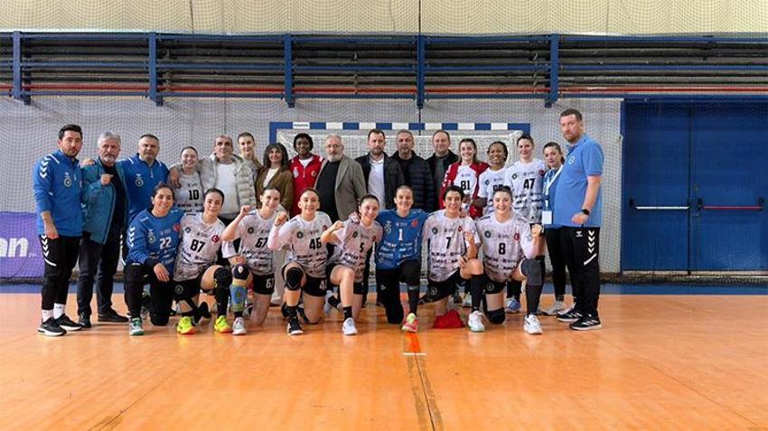 Tarihi başarı! Bursa Büyükşehir Belediyespor Avrupa’da yarı finalde