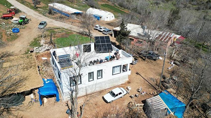 Osmaniye'de bu köyde 30 ev kendi elektriğini üretiyor! Devlet desteği ile hayata geçirdiler: Elektrik fatura ödeme dönemi bitti