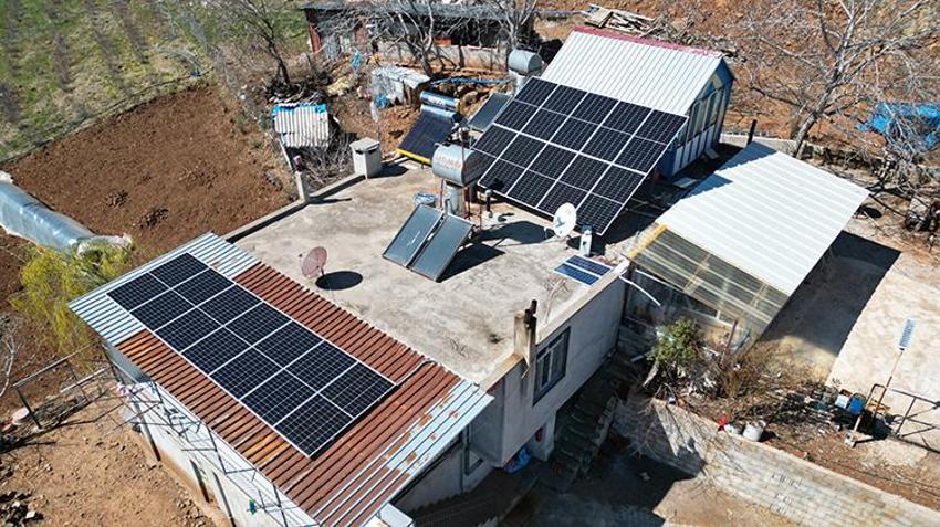 Osmaniye'de bu köyde 30 ev kendi elektriğini üretiyor! Devlet desteği ile hayata geçirdiler: Elektrik fatura ödeme dönemi bitti