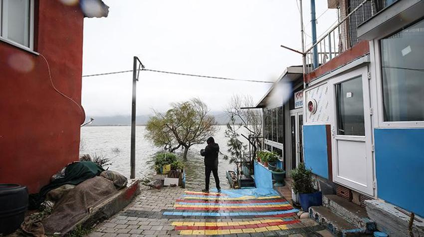 Bursa'nın incisi Gölyazı'da alarm: Küçük Venedik gerçek oldu!