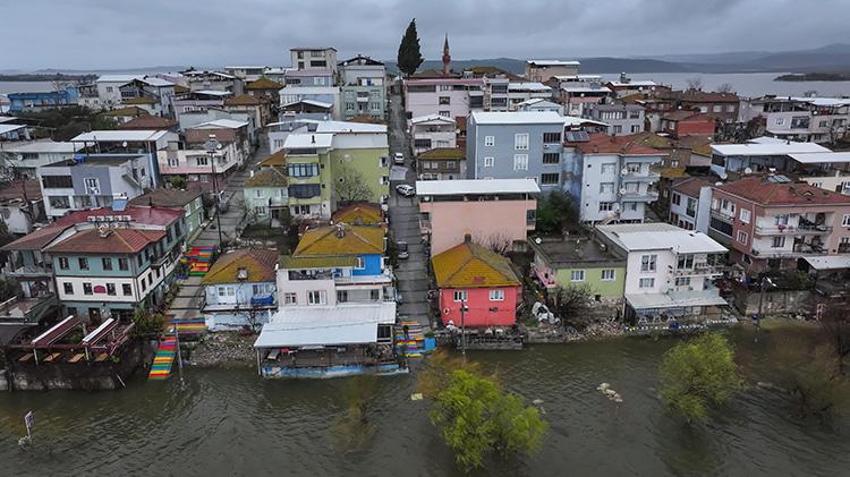Bursa'nın incisi Gölyazı'da alarm: Küçük Venedik gerçek oldu!
