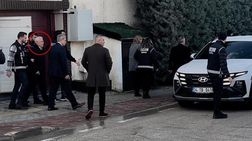 Bursa Büyükşehir Belediye Başkanı Mustafa Bozbey'in gözaltına alınma görüntüleri ortaya çıktı!