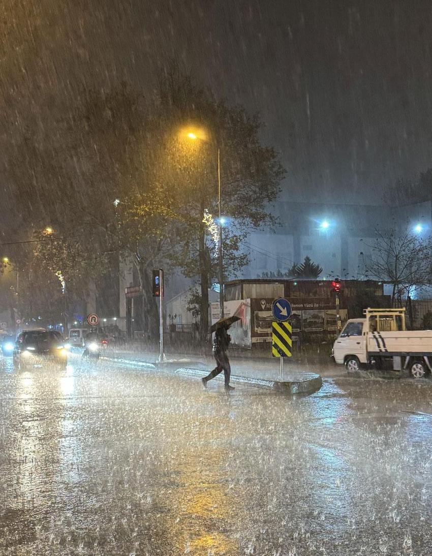 Sağanak yağışlar kuvvetli geri geliyor! Meteoroloji son raporla uyardı: Hafta sonuna kadar ülkenin tamamında etkili olacak