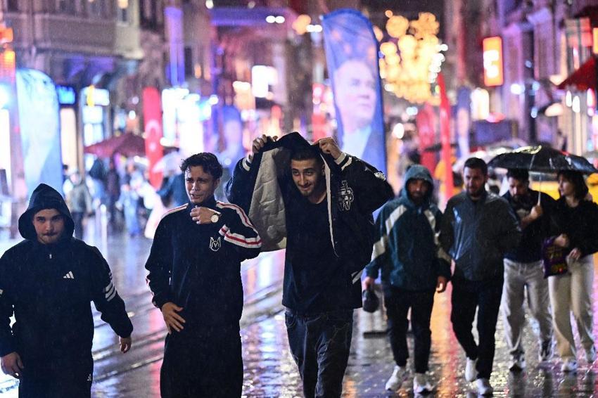 Sağanak yağışlar kuvvetli geri geliyor! Meteoroloji son raporla uyardı: Hafta sonuna kadar ülkenin tamamında etkili olacak