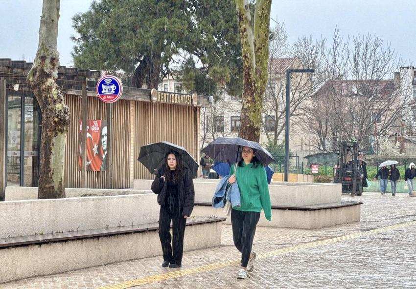 Sağanak yağışlar kuvvetli geri geliyor! Meteoroloji son raporla uyardı: Hafta sonuna kadar ülkenin tamamında etkili olacak