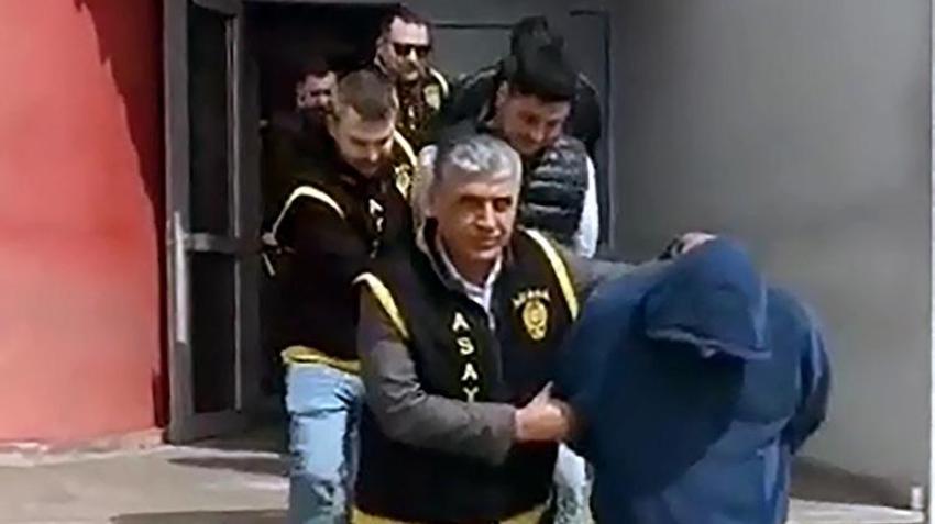 Başkomiser değil dolandırıcı çıktılar! 1.8 milyonluk vurgun Kozan'da son buldu: Engelli oğlu için biriktirdiği 1.8 milyonluk altını çalan çete çökertildi