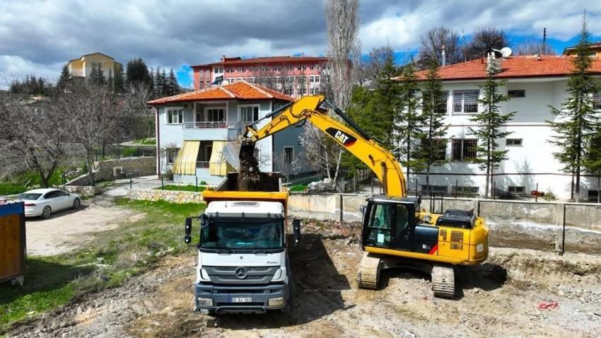Malatya'da ilk kazma vuruldu: İlçenin göbeğine yapılıyor