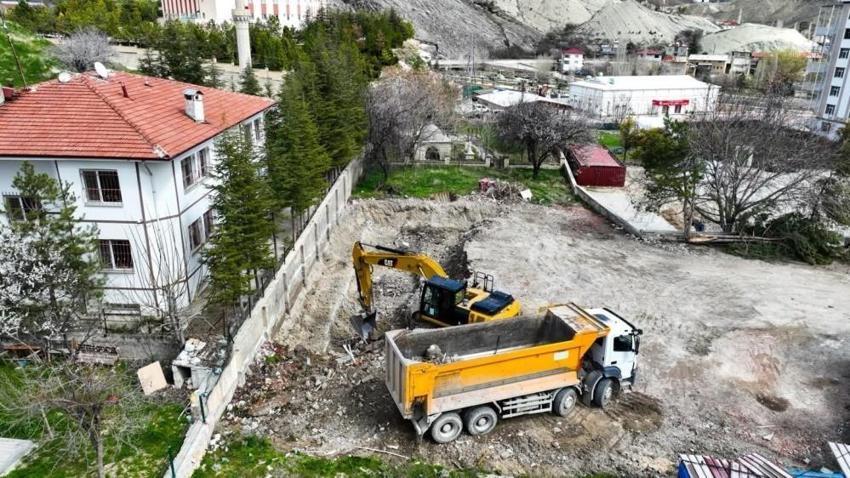 Malatya'da ilk kazma vuruldu: İlçenin göbeğine yapılıyor