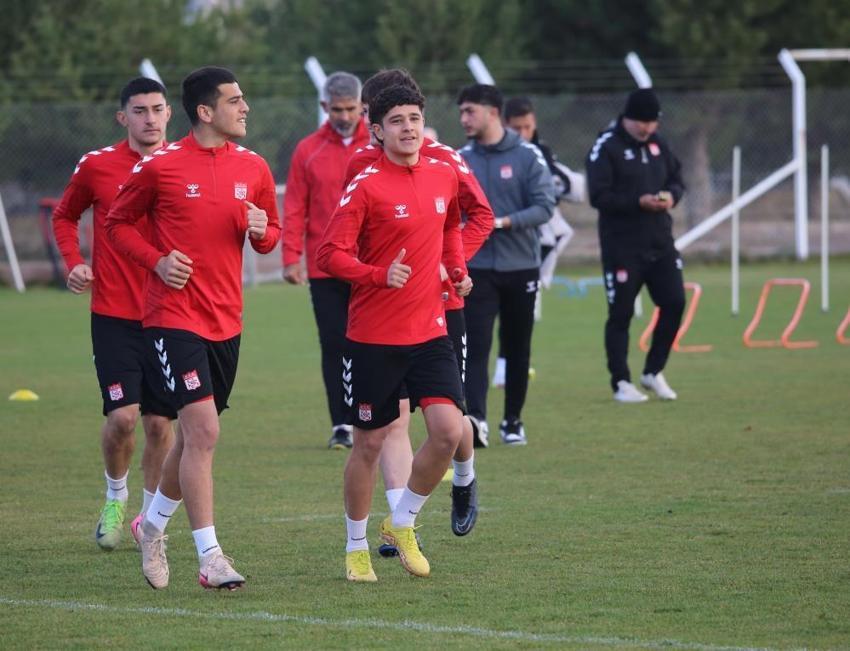 Sivasspor'da İsmet Taşdemir 'maalesef' deyip itiraf etti: Üzüntümü ben bilirim