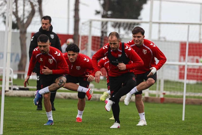 Samsunspor'da alarm! Konyaspor maçı öncesi takımın yarısında sıkıntı patlak verdi