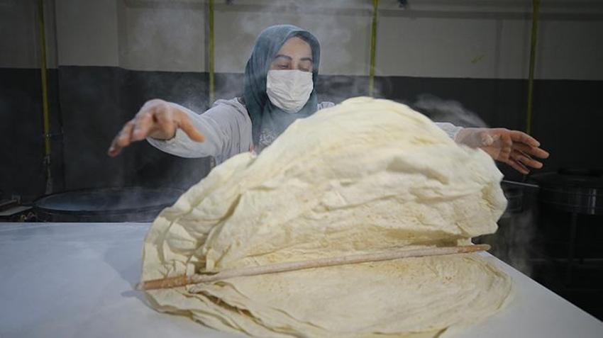 Bingöl'de ev kadınından büyük başarı! Bodrum katında başladı şimdi OSB'de 11 çalışanıyla üretiyor