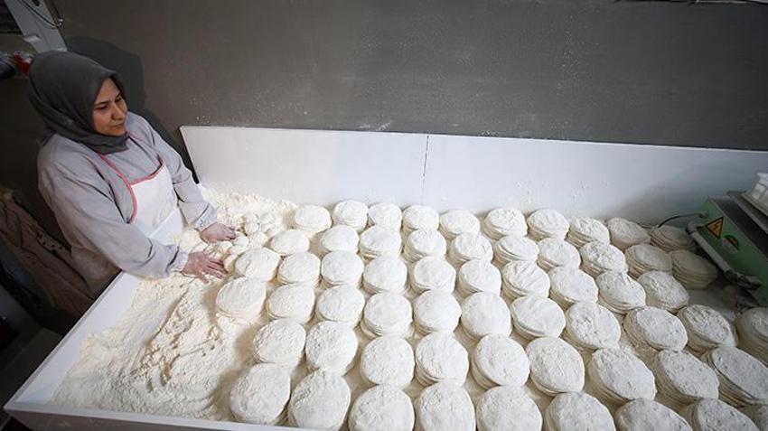 Bingöl'de ev kadınından büyük başarı! Bodrum katında başladı şimdi OSB'de 11 çalışanıyla üretiyor