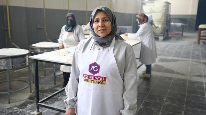 Bingöl'de ev kadınından büyük başarı! Bodrum katında başladı şimdi OSB'de 11 çalışanıyla üretiyor