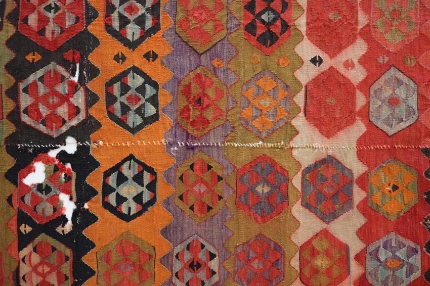 Unutulan sanat kadınların elinde yükseliyor! Osmanlı hamamı dokuma atölyesi oldu: Çankırı’daki kilim müzesi kapılarını açtı