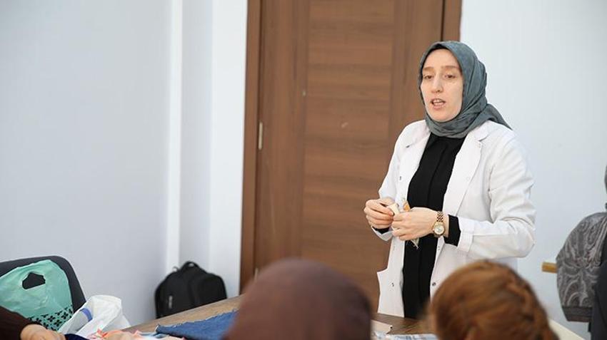 'Kızlar okumaz' denildi, o hem usta öğretici hem üniversiteli oldu: Babasının fikrini değiştirdi, tüm kardeşlerini okuttu!